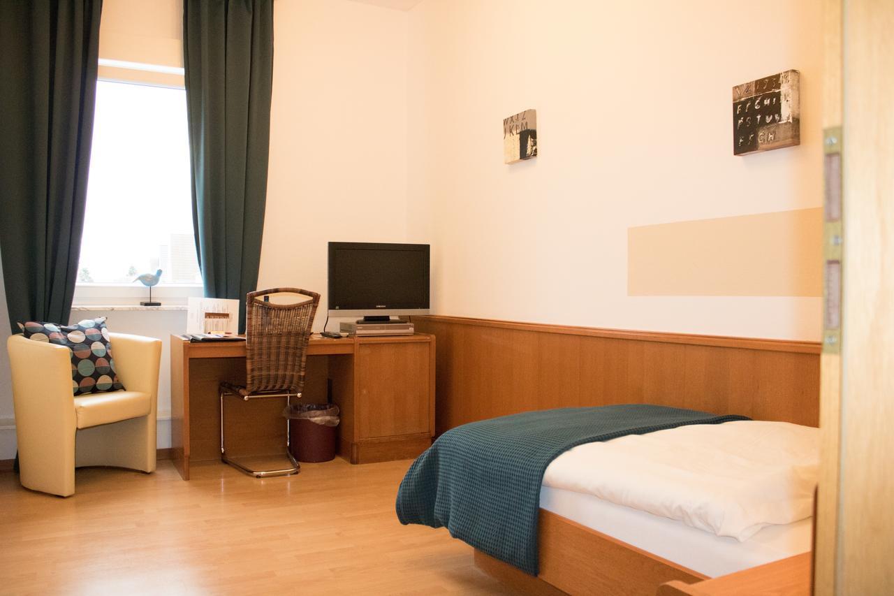Stadthotel Russelsheim Kültér fotó