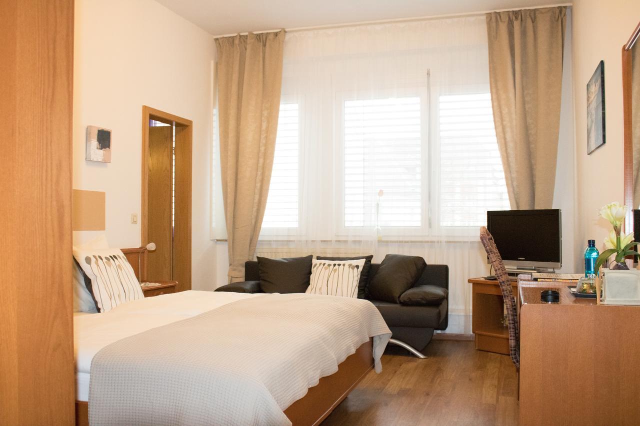Stadthotel Russelsheim Kültér fotó